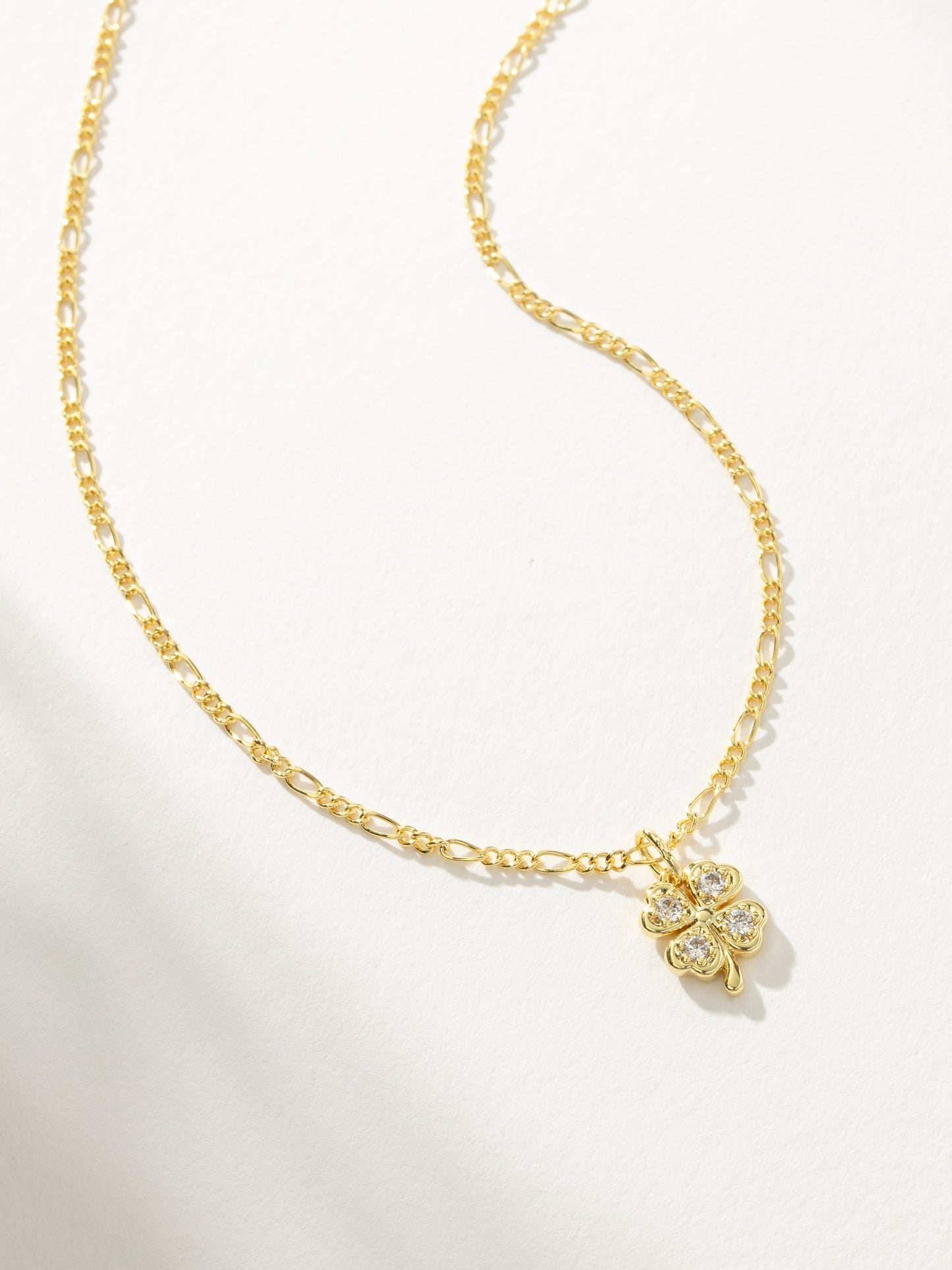 Collar de trébol de cuatro hojas