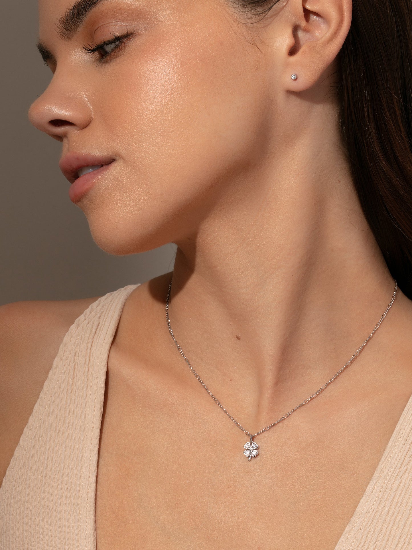 Collar de trébol de cuatro hojas