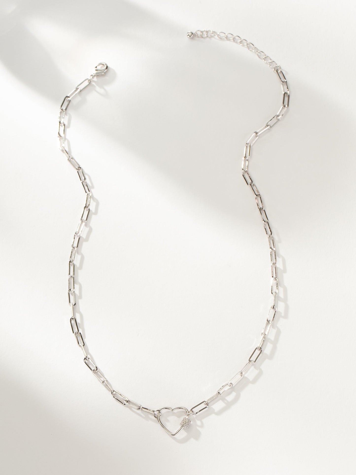 Collar de corazón cerrado