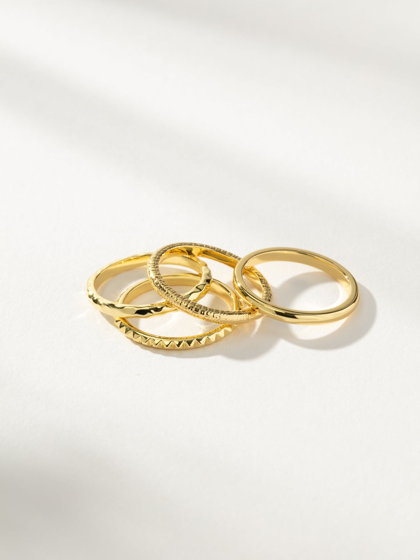 Juego de anillos texturizados (4 unidades)