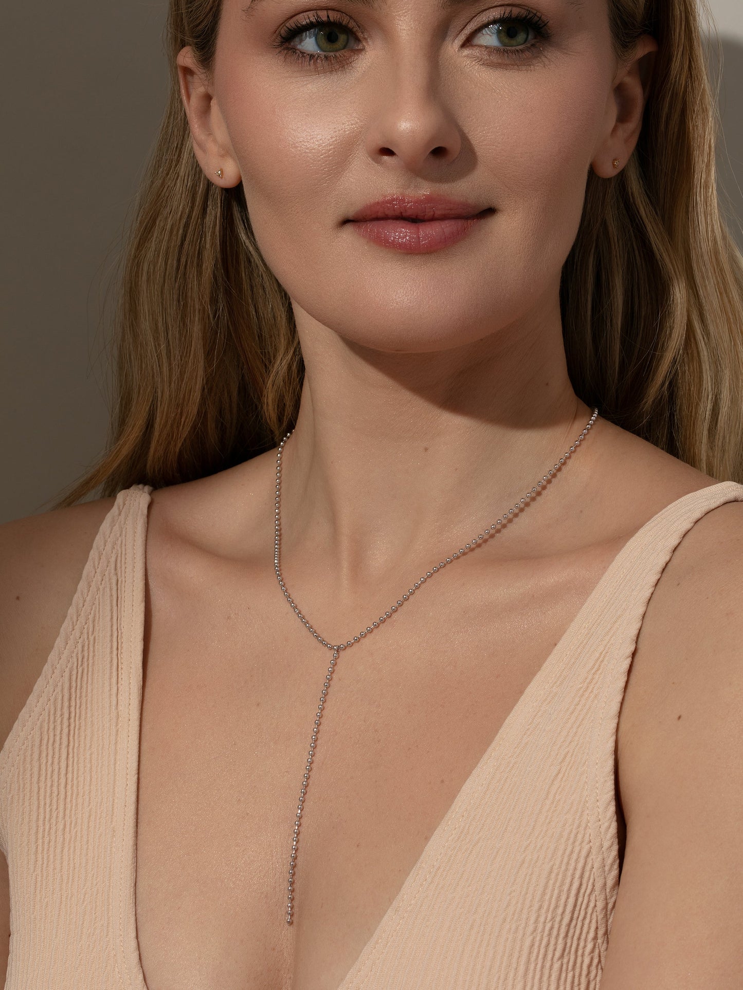 Collar de lazo con cadena de bolas