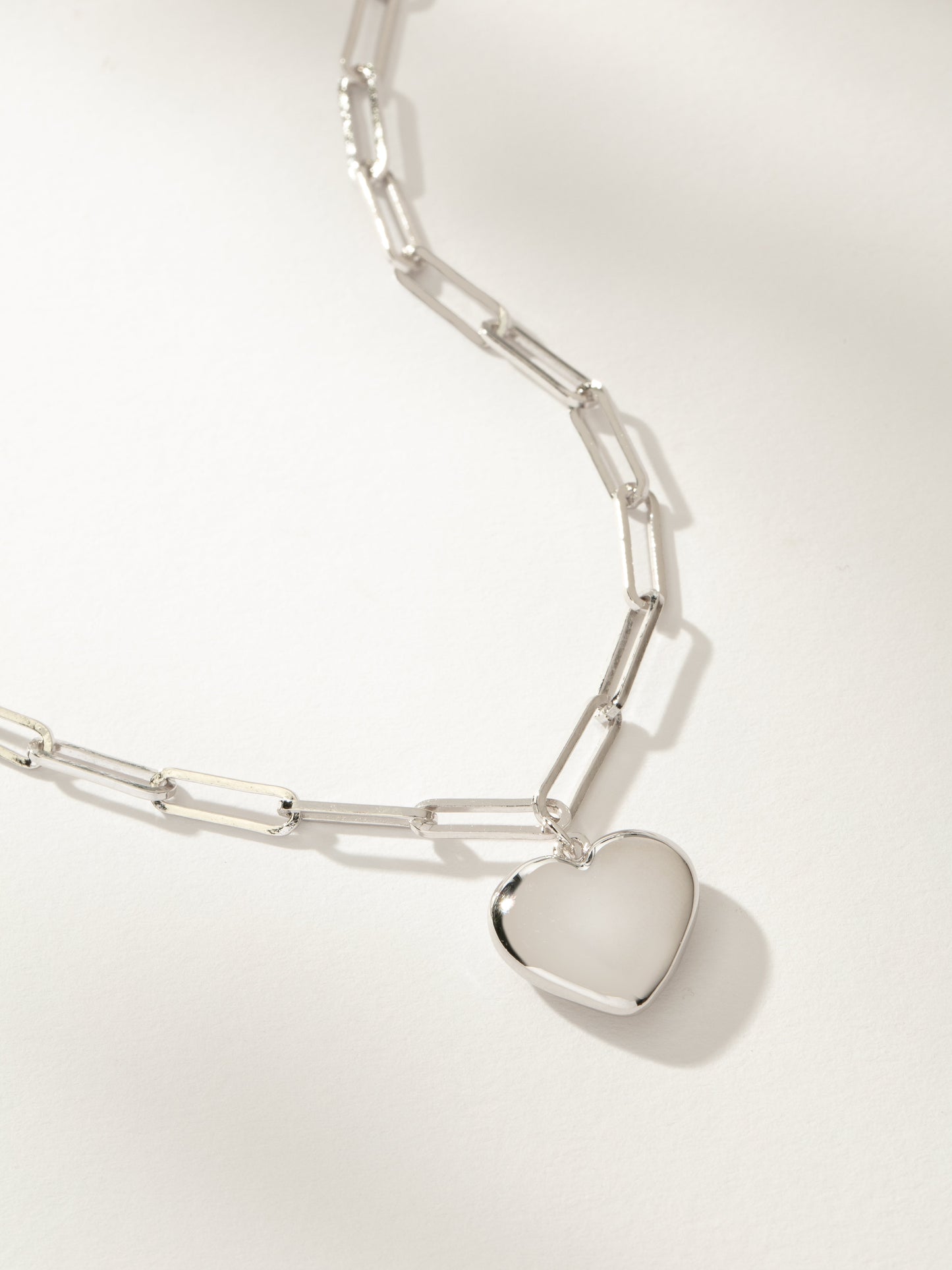 Collar con colgante de corazón hinchado