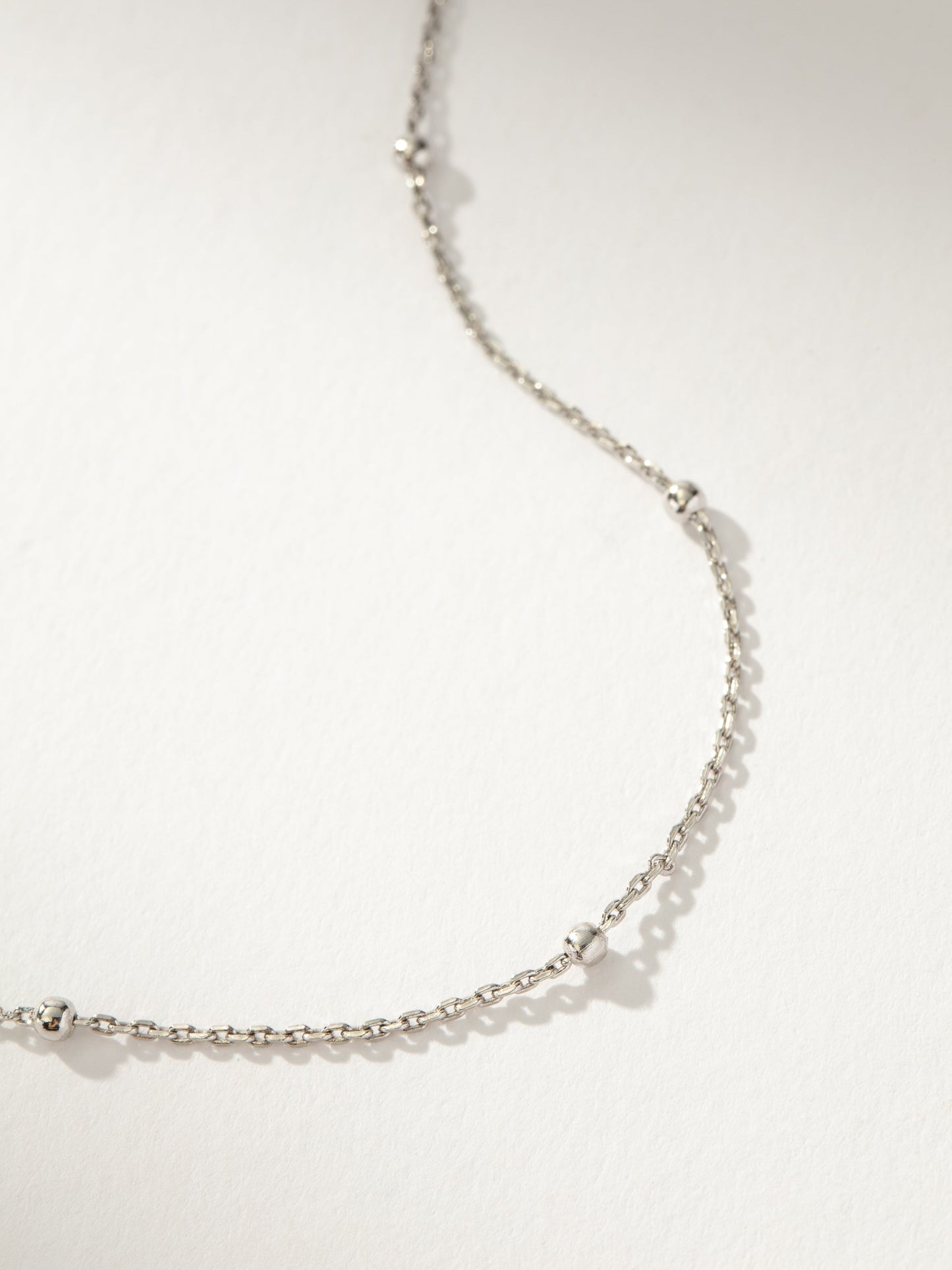 Collar de cadena satelital
