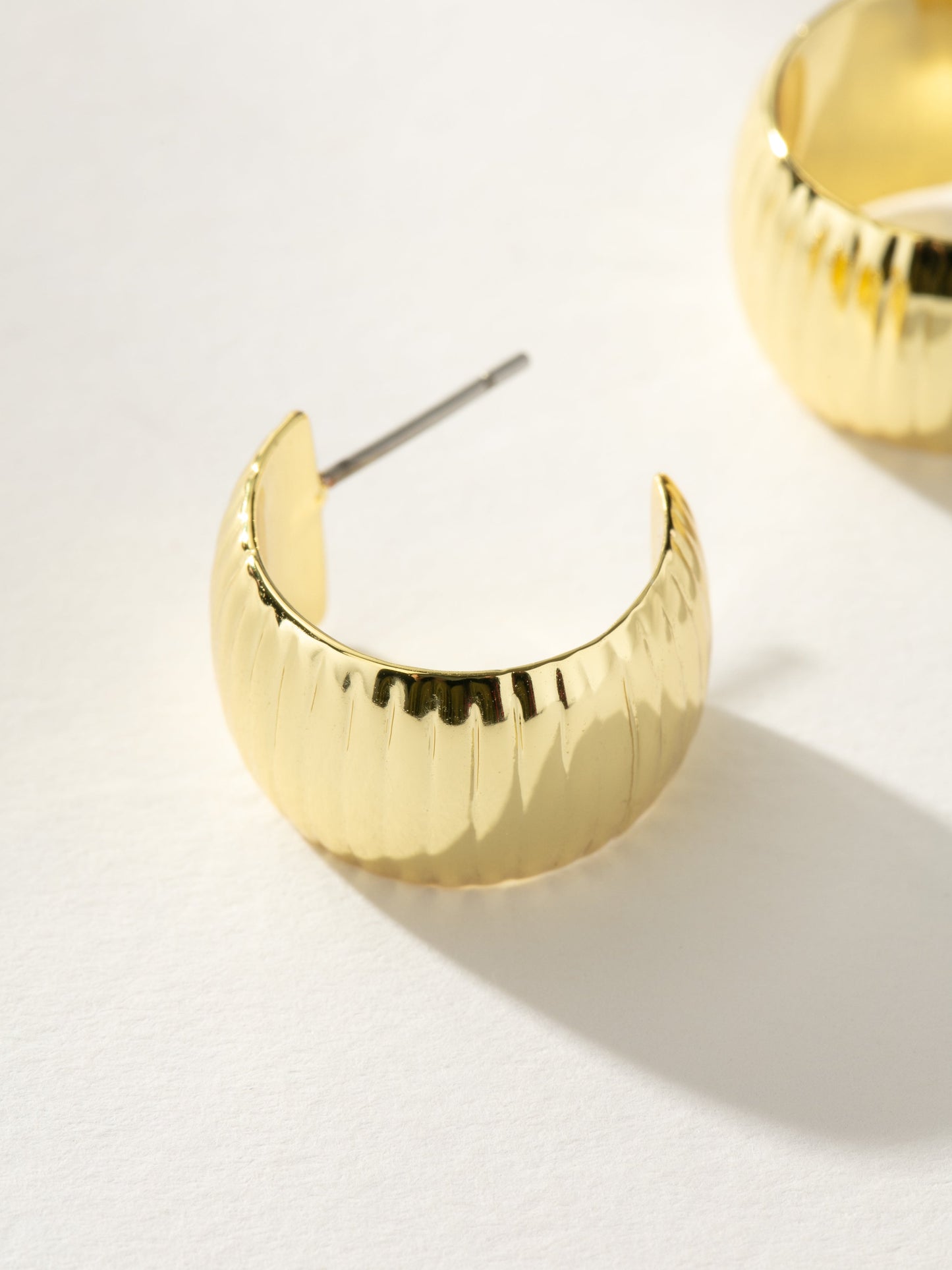Pendientes de aro con diseño acanalado