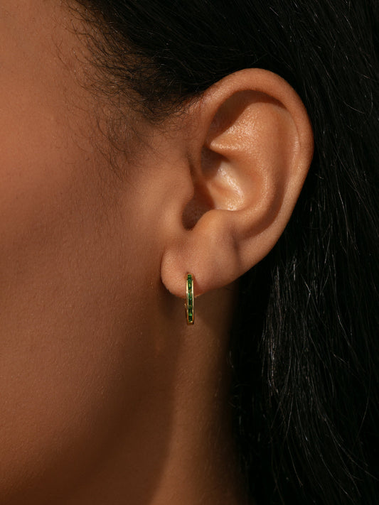 Pendientes Huggie "Green With Envy"