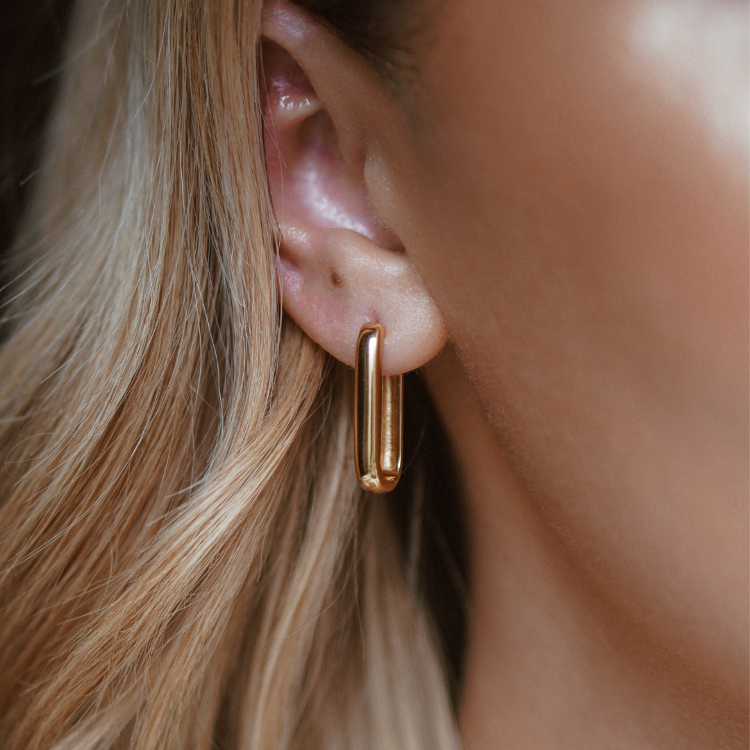 Pendientes de aro grandes de perla lisa y dorada