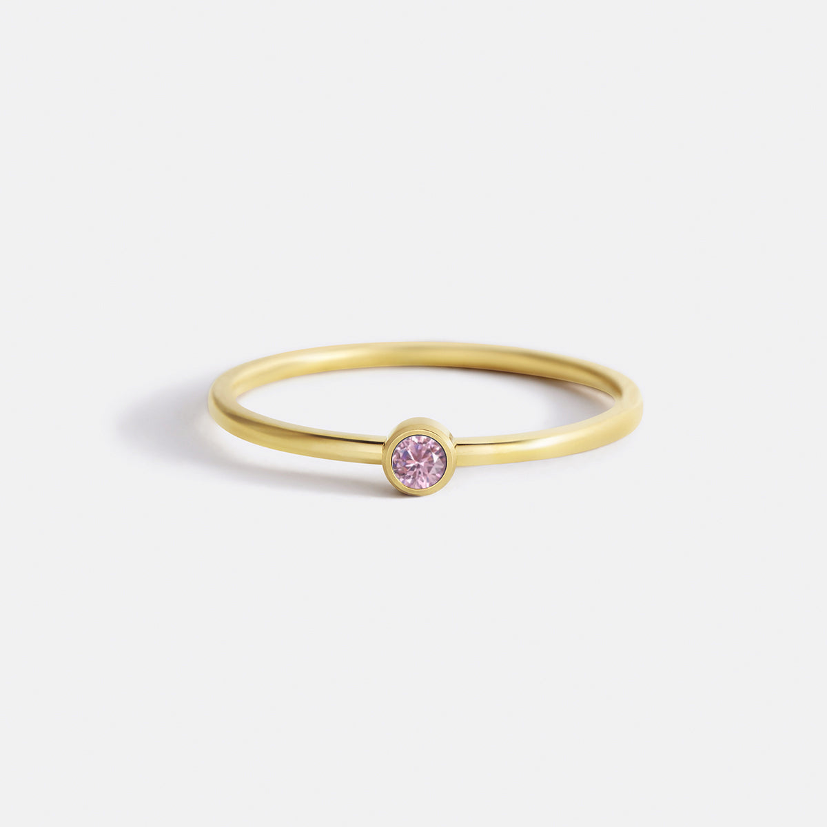 Anillo minimalista con piedras de nacimiento apilables | Anillo con engaste en bisel