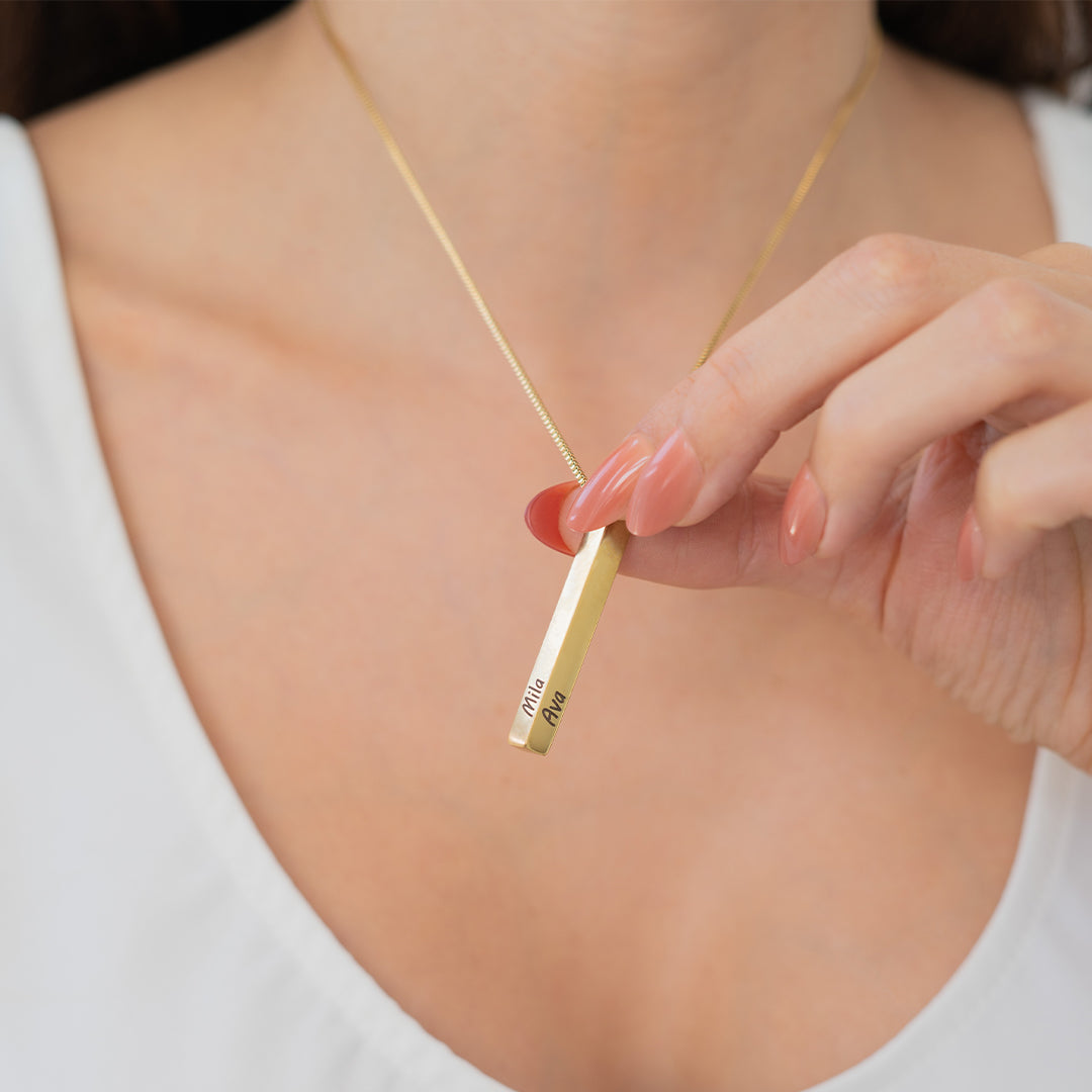 Muse Pillar Bar Necklace