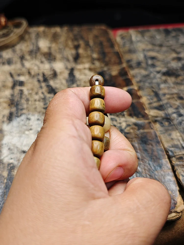8mm Green Sandalwood Beads Wrist Meditation Bracelet