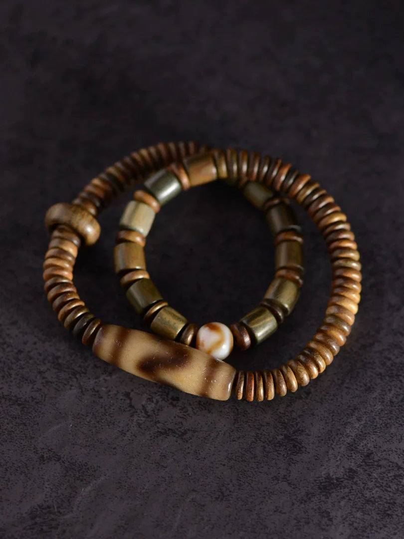 Tiger Tooth Dzi Tibetan Sandalwood Bracelet