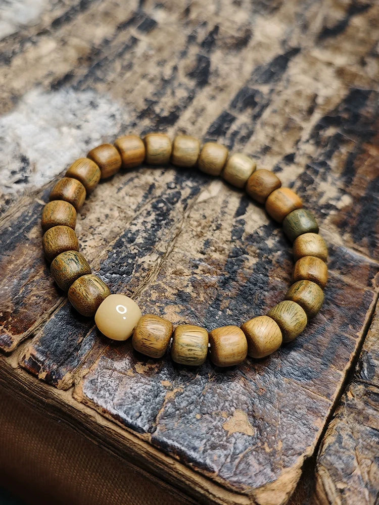 8mm Green Sandalwood Beads Wrist Meditation Bracelet
