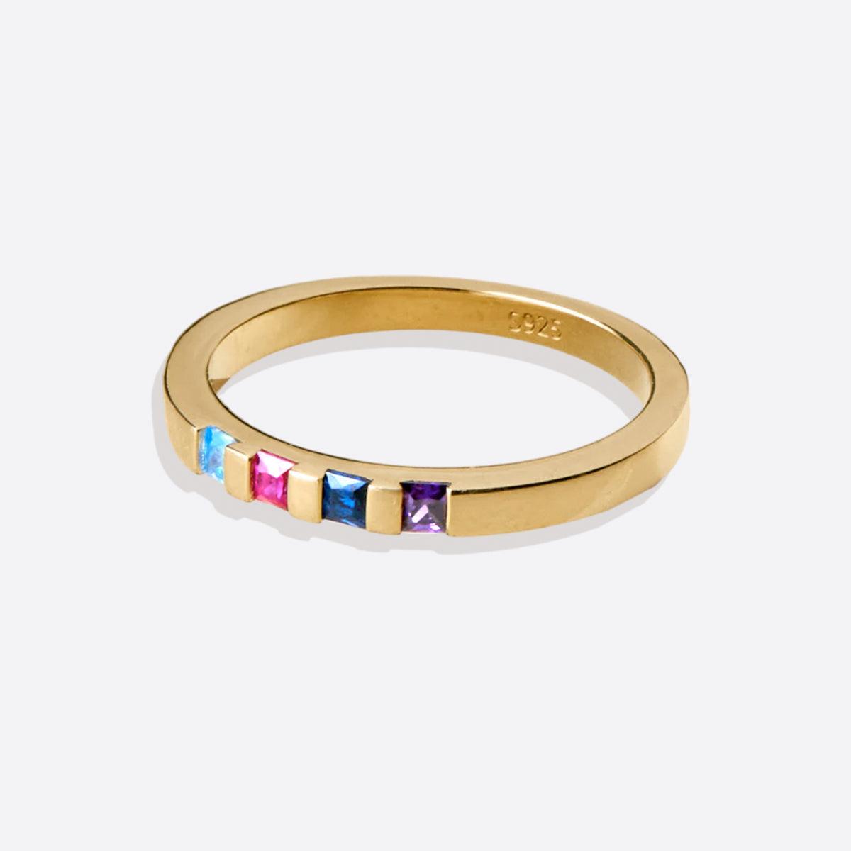 Anillo con piedra de nacimiento de corte princesa