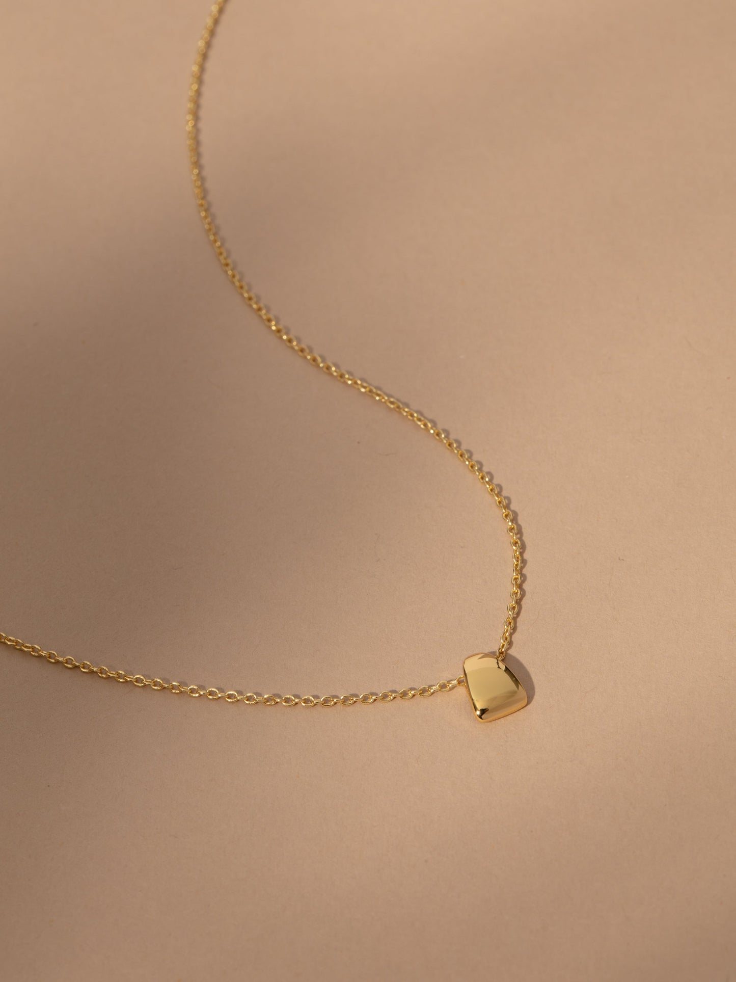 Collar con colgante de orbe vermeil