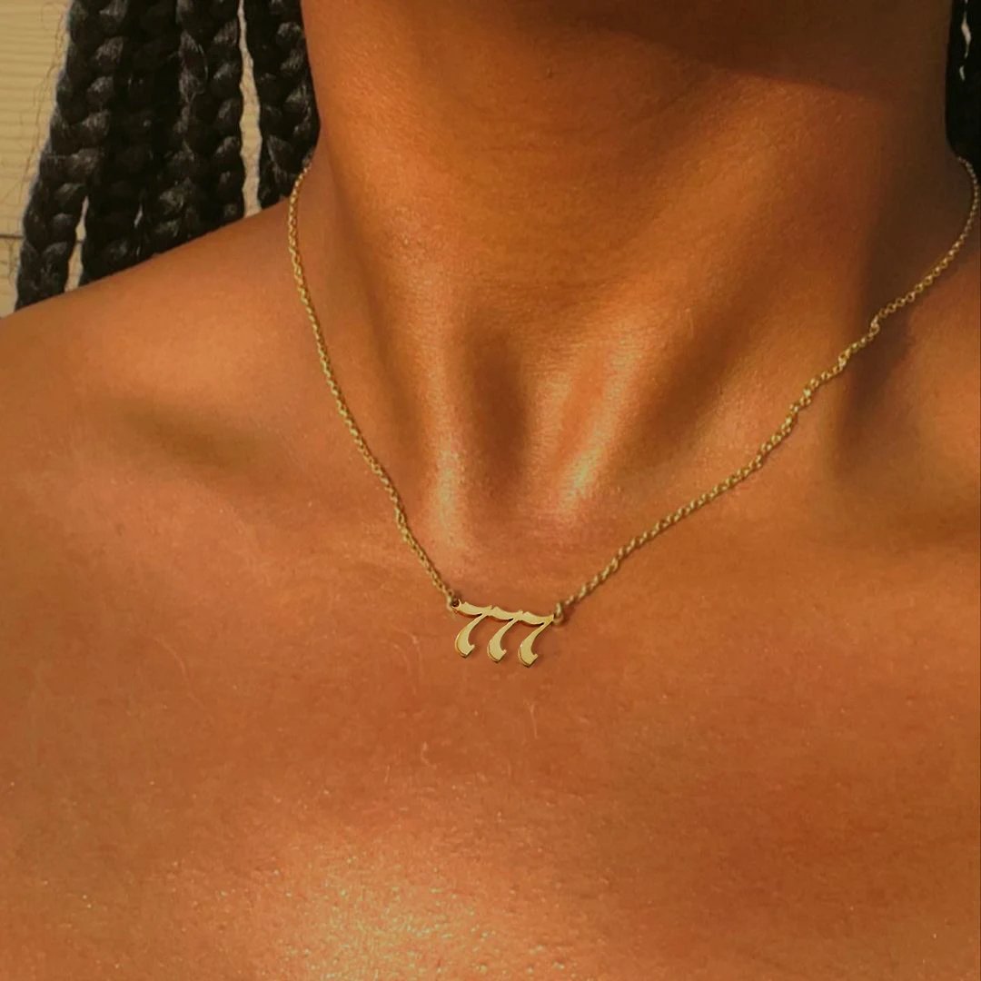 Collar con número de ángel