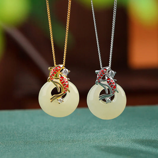 Collar con colgante de pez koi con hebilla de paz y jade hetiano de plata de ley 925 con piedras de Buda