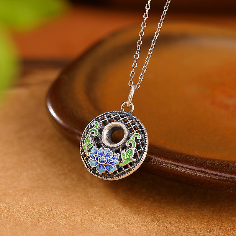 Collar con colgante de plata de ley 999 con diseño de pez koi y símbolo de la paz de loto y riqueza.