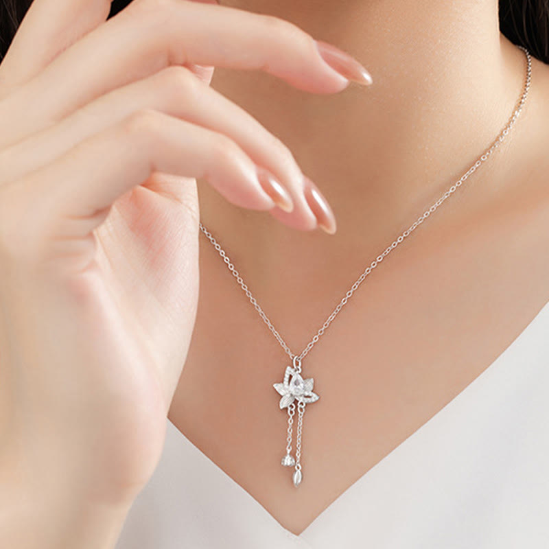 Collar con colgante de iluminación de circón y loto en plata de ley 925 con piedras de Buda