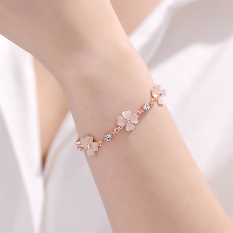 Pulsera de cadena de amor con trébol de cuatro hojas y cristales rosas de Buddha Stones