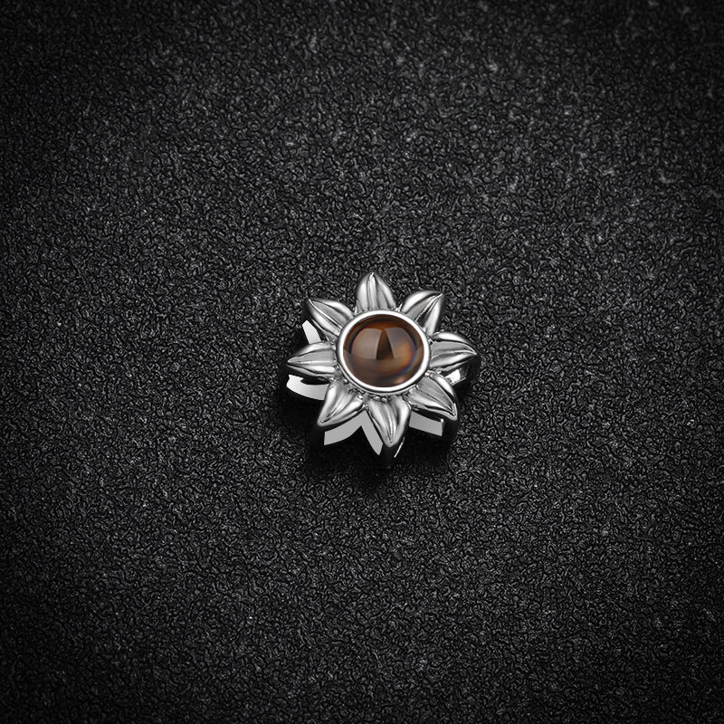 Personalisierte Halskette mit verstecktem Foto im Blumen-Look