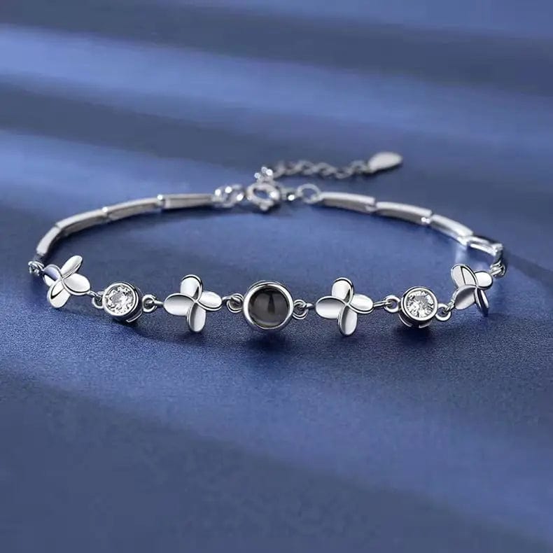 Pulsera personalizada con foto oculta de trébol de cuatro hojas y circonita
