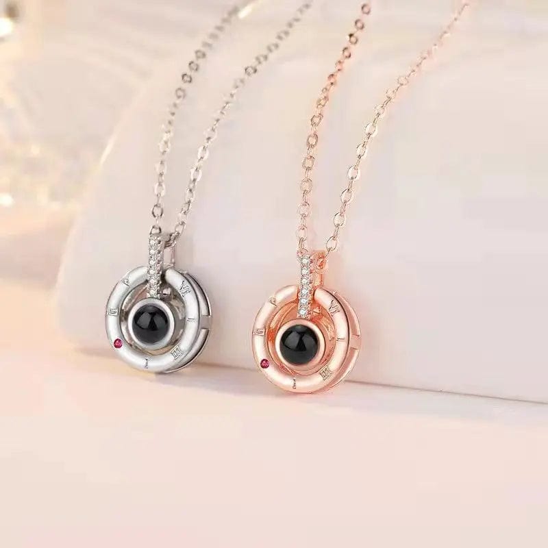 Collar minimalista personalizado con foto oculta y números romanos