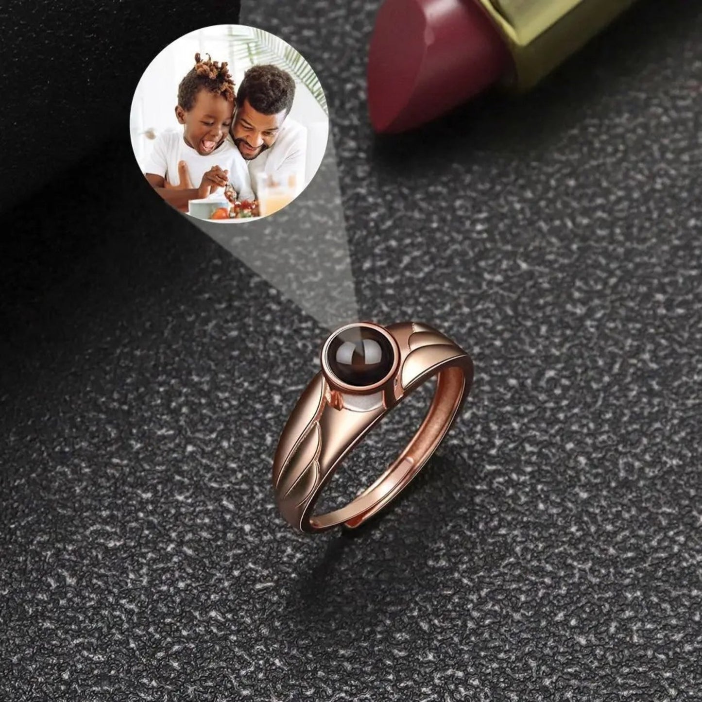 Personalisierter Wings of Memory Ring mit verstecktem Foto