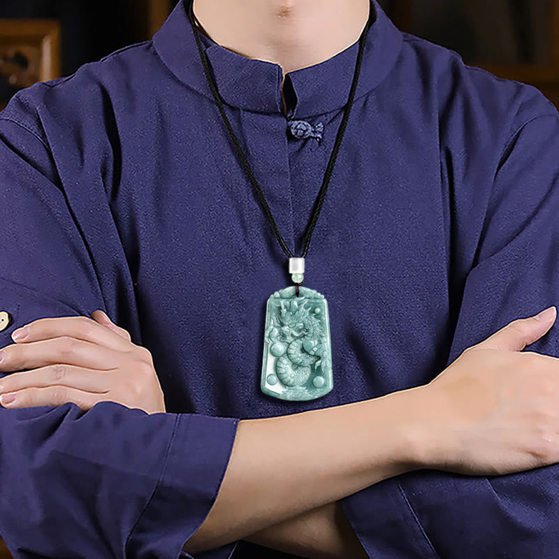Collar con colgante de jade con piedras de Buda, año del dragón, zodiaco chino, dragón que viaja por el mundo.