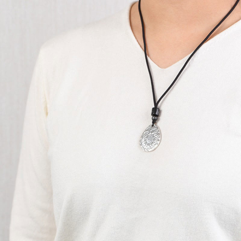 Collar con colgante de plata de ley 999 con diseño de gota de agua y Yin Yang Bagua, piedras de Buda, armonía y equilibrio