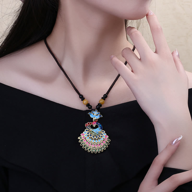 Collar con colgante de la fortuna de ágata turquesa, ámbar y pavo real de colores de Buda