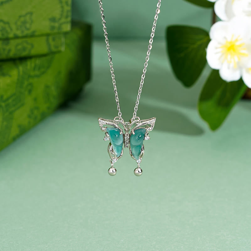 Collar con colgante de mariposa de la suerte de jade verde y piedras de Buda en plata de ley 925