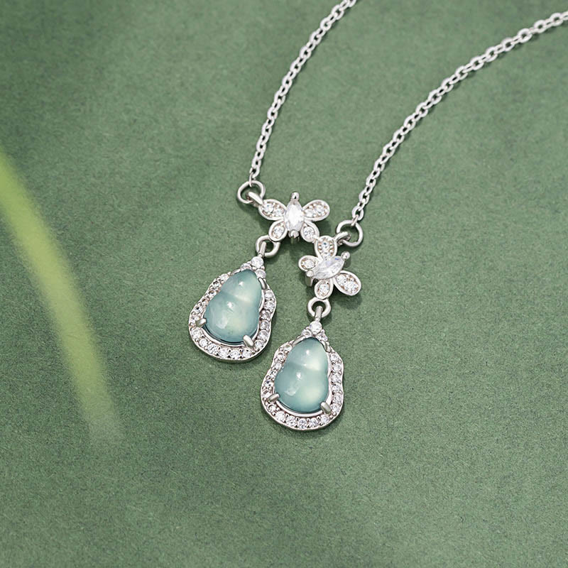 Collar con colgante de mariposa de la suerte con doble calabaza de jade verde y piedras de Buda en plata de ley 925