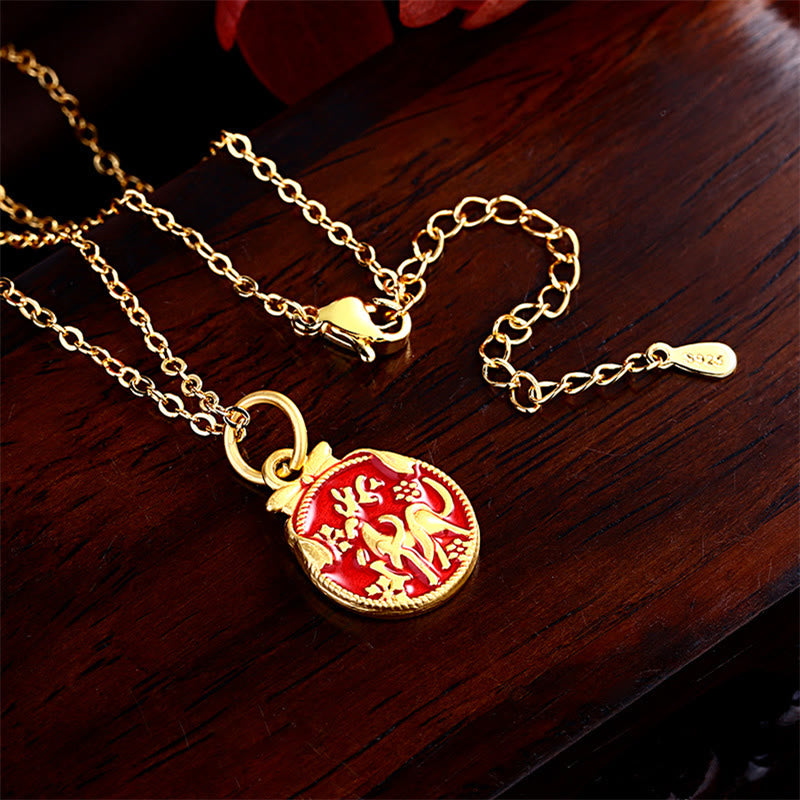 Collar con colgante curativo de cobre con flores de ciervo sika vintage y piedras de Buda