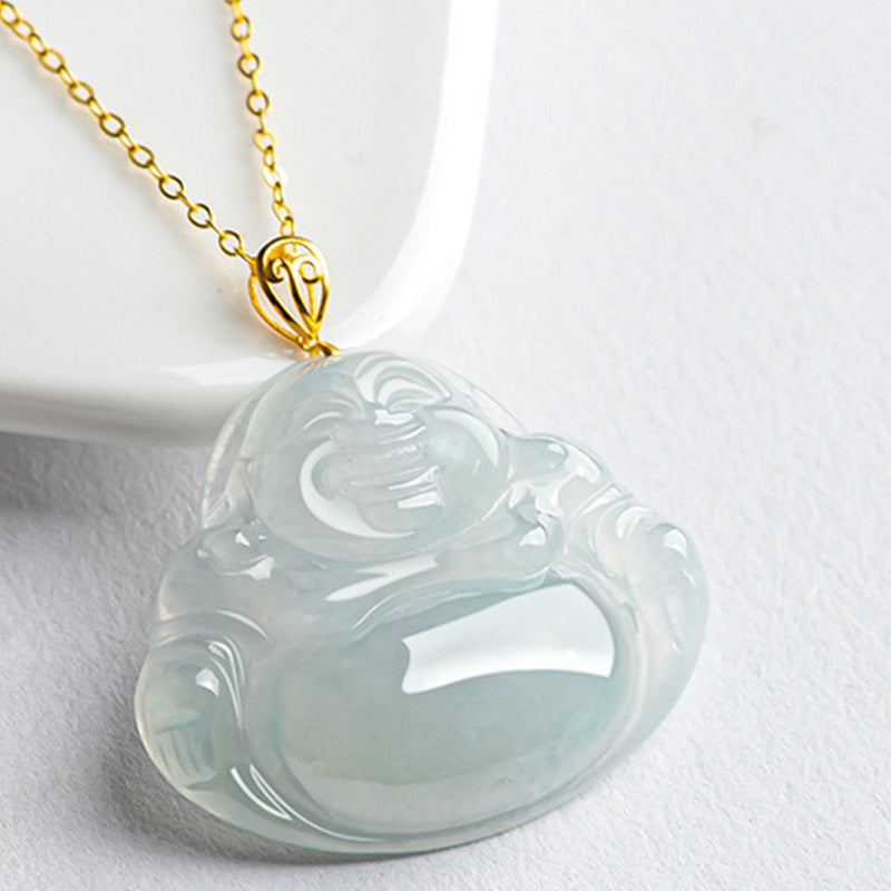 Collar con colgante de Buda sonriente de jade natural y oro de 18 quilates.