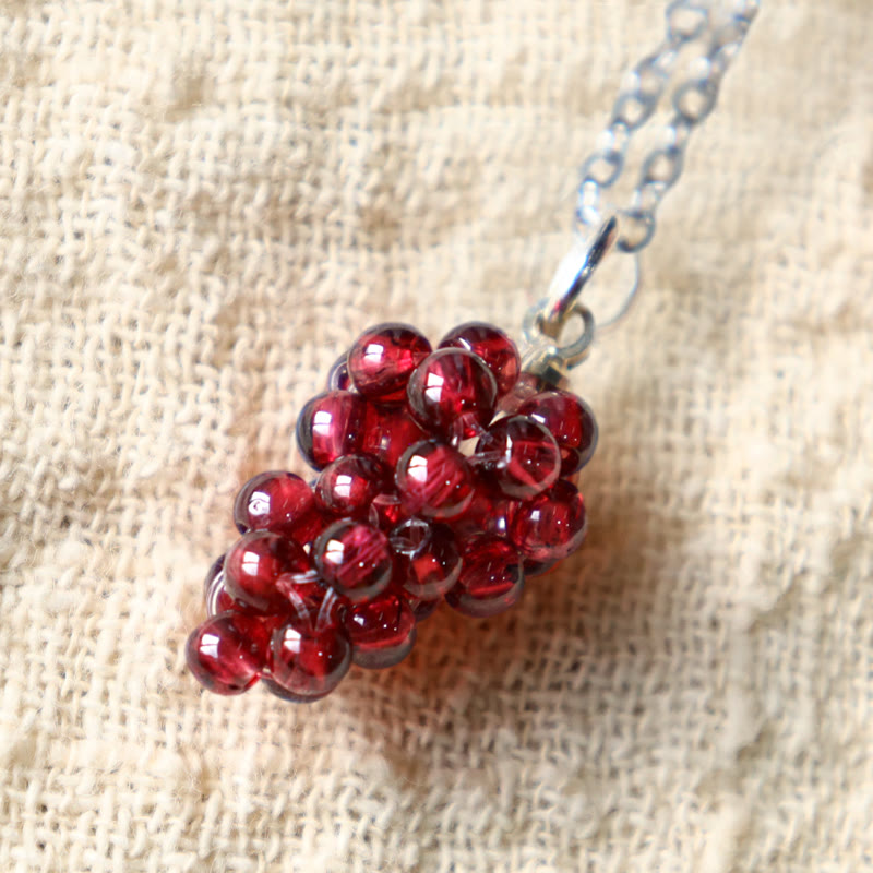 Buddha Stones Halskette mit Anhänger, natürlicher Granat, roter Achat, schwarzer Onyx