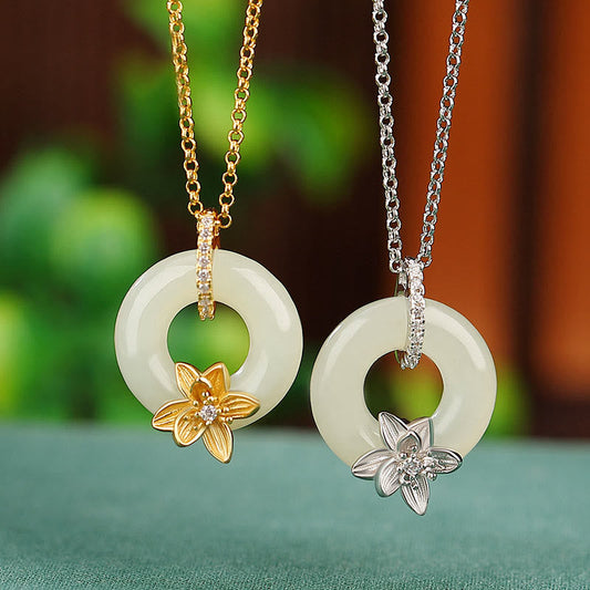 Collar con colgante de flor de la suerte con hebilla de paz de jade hetiano de plata de ley 925 y piedras de Buda