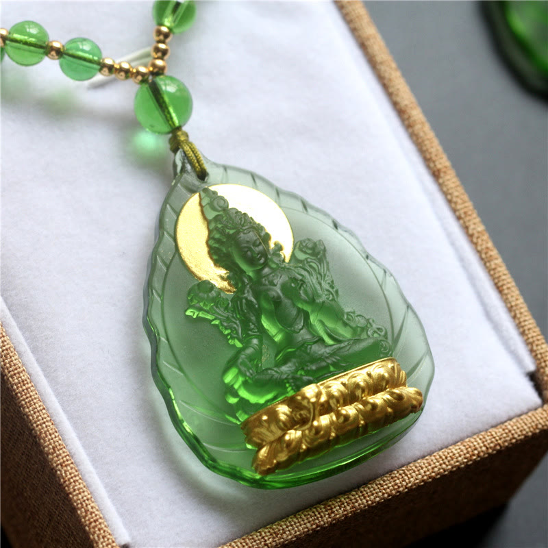 Collar con colgante de protección de cristal Liuli bañado en oro con piedras de Buda Tara Verde tibetano
