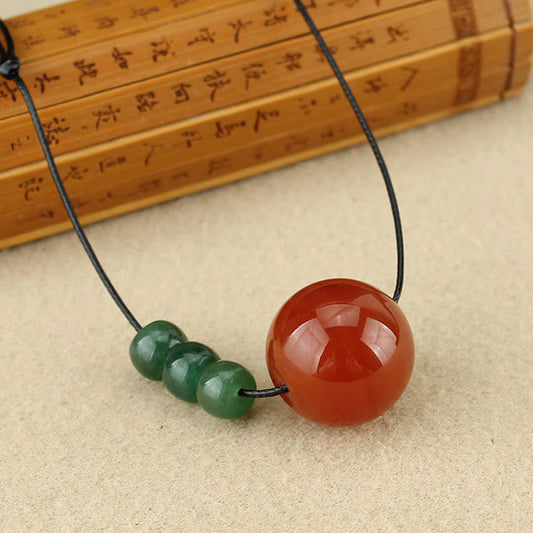 Collar con colgante de cuerda de cuero con cuentas de semillas de Bodhi verdes, ágata roja y aventurina verde, piedras de Buda