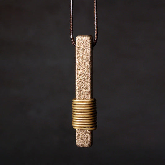 Colgante de cobre con diseño texturizado vintage de piedras de Buda para la riqueza