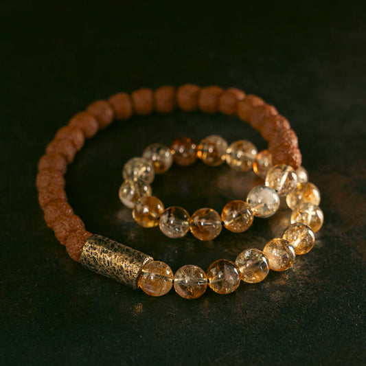 Pulsera de doble vuelta con cuentas de latón, Rudraksha, cristal de citrino natural y semillas de Bodhi de Buda