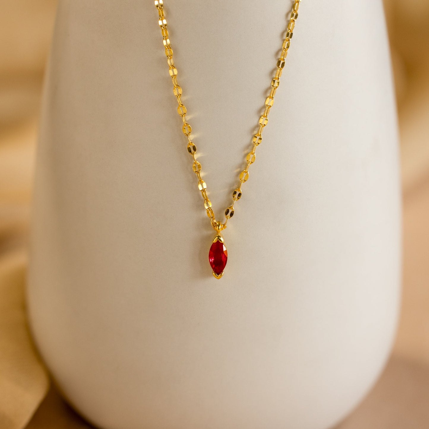 Collar personalizado con piedra de nacimiento de marquesa