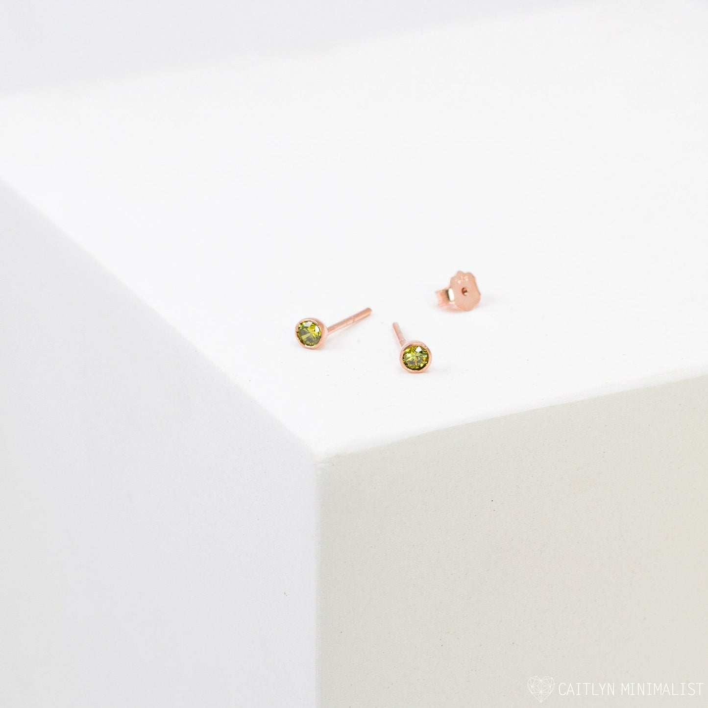 Pendientes con piedra de nacimiento
