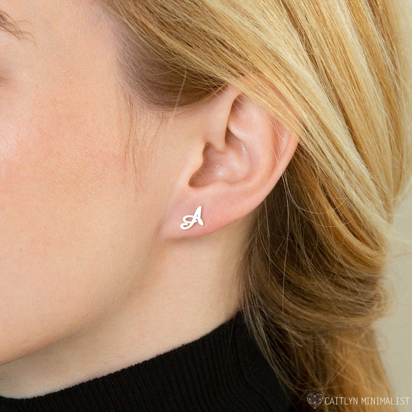 Pendientes con iniciales de Alex