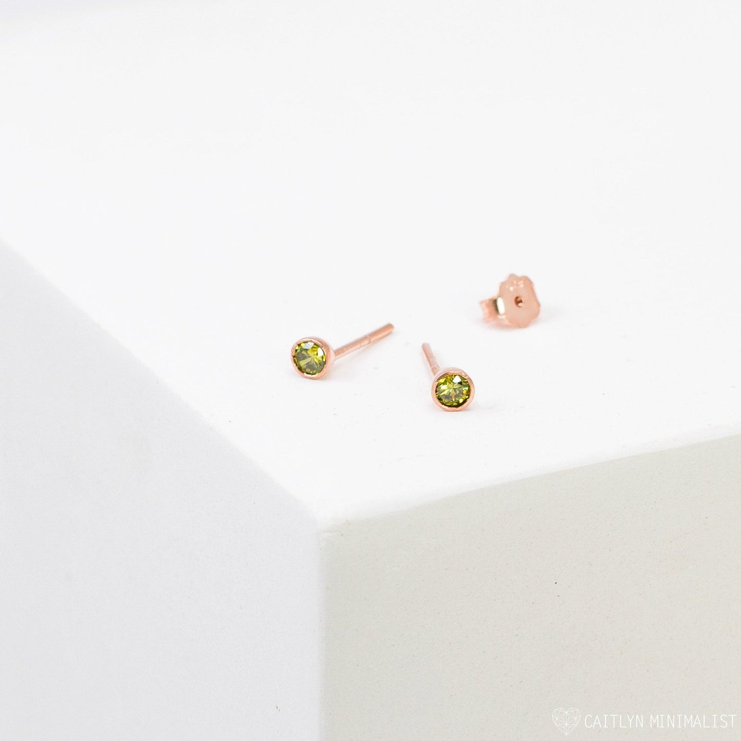 Pendientes con piedra de nacimiento