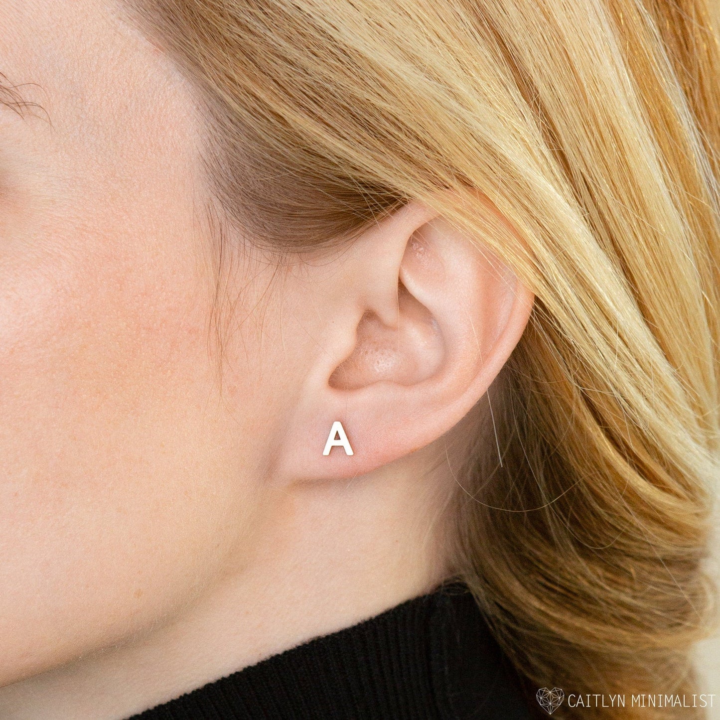 Pendientes con iniciales de Alex