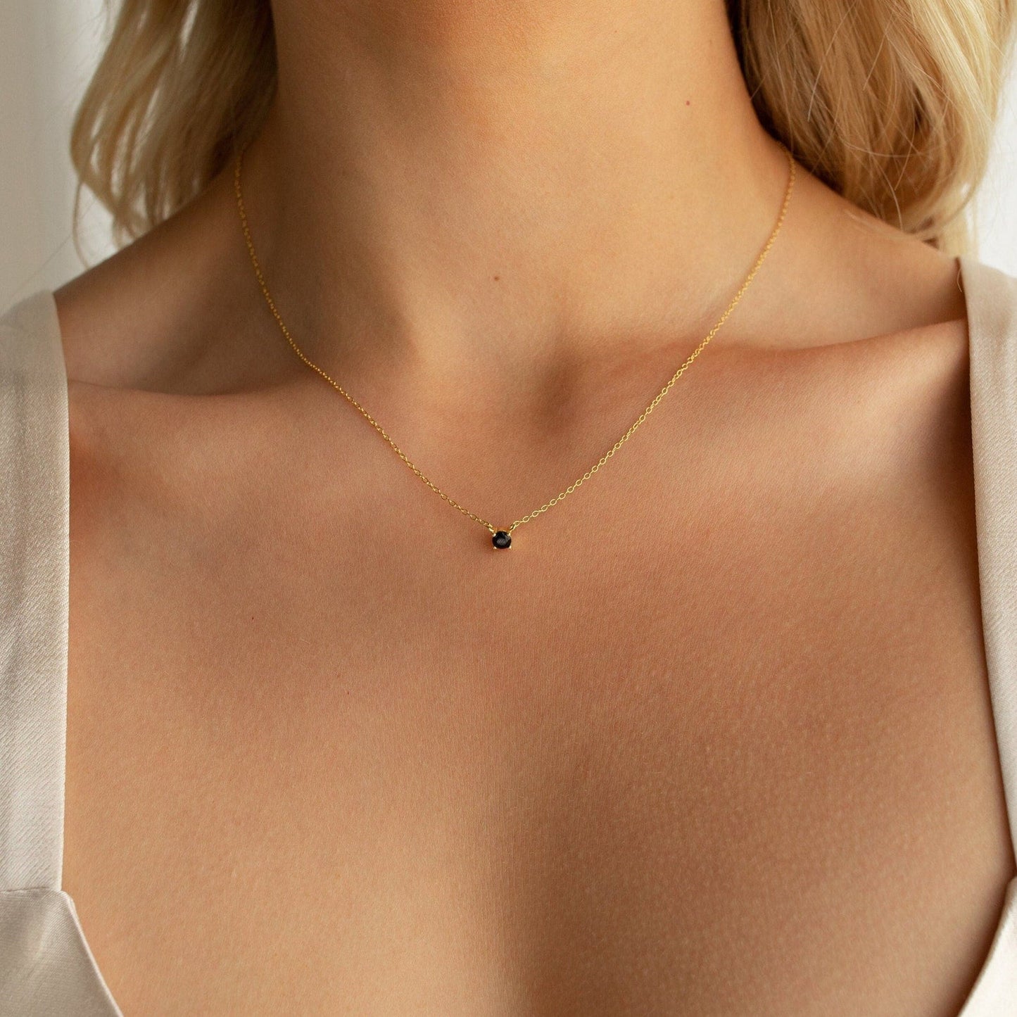 Collar de diamantes delicados de ónix
