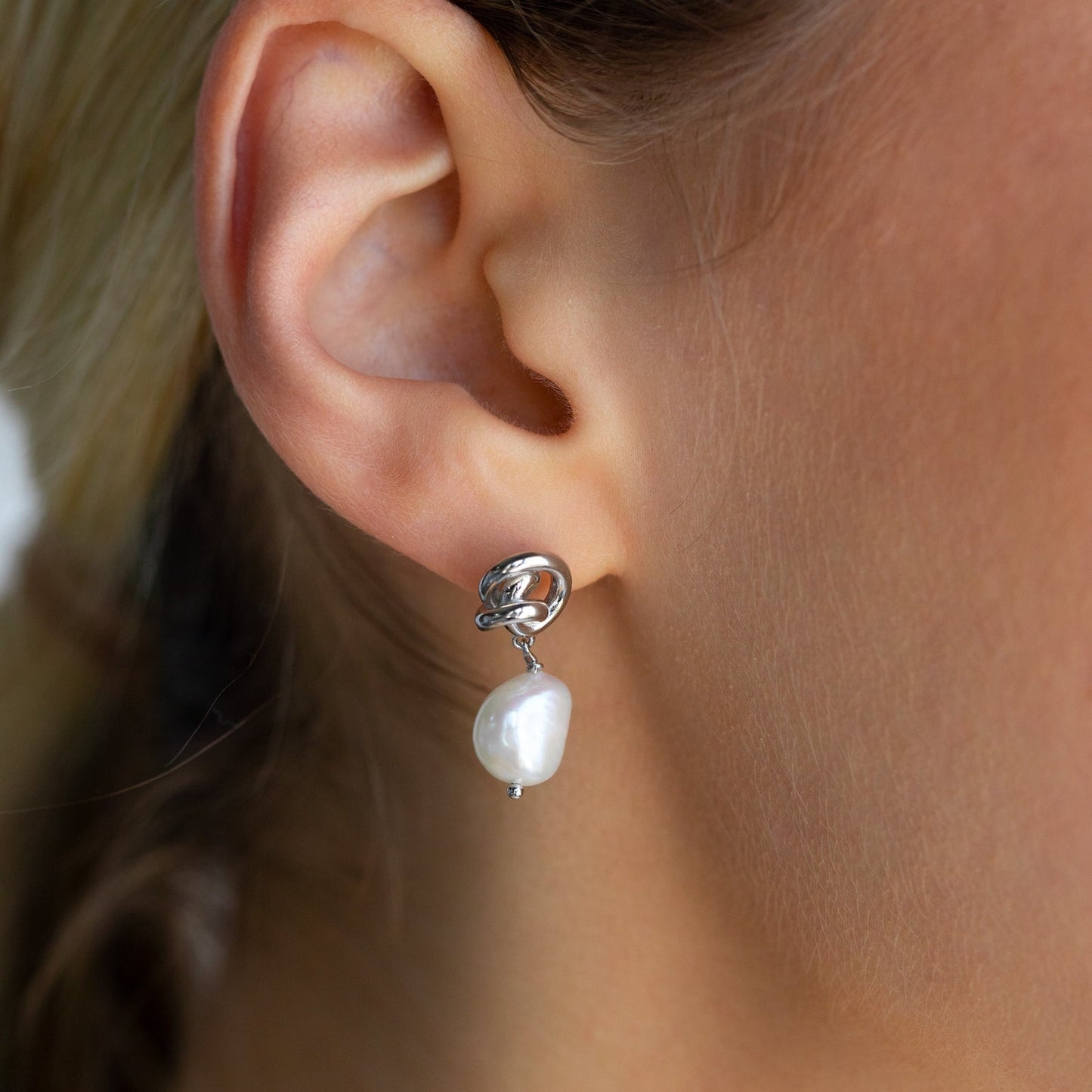 Pendientes colgantes de perla con nudo
