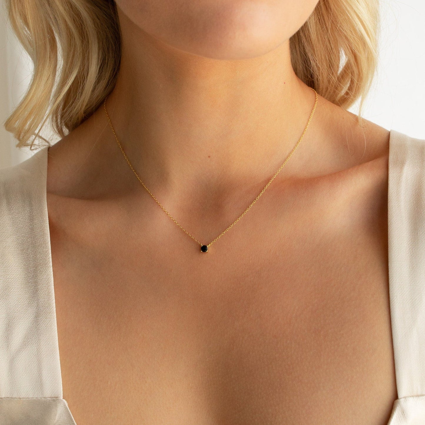 Collar de diamantes delicados de ónix