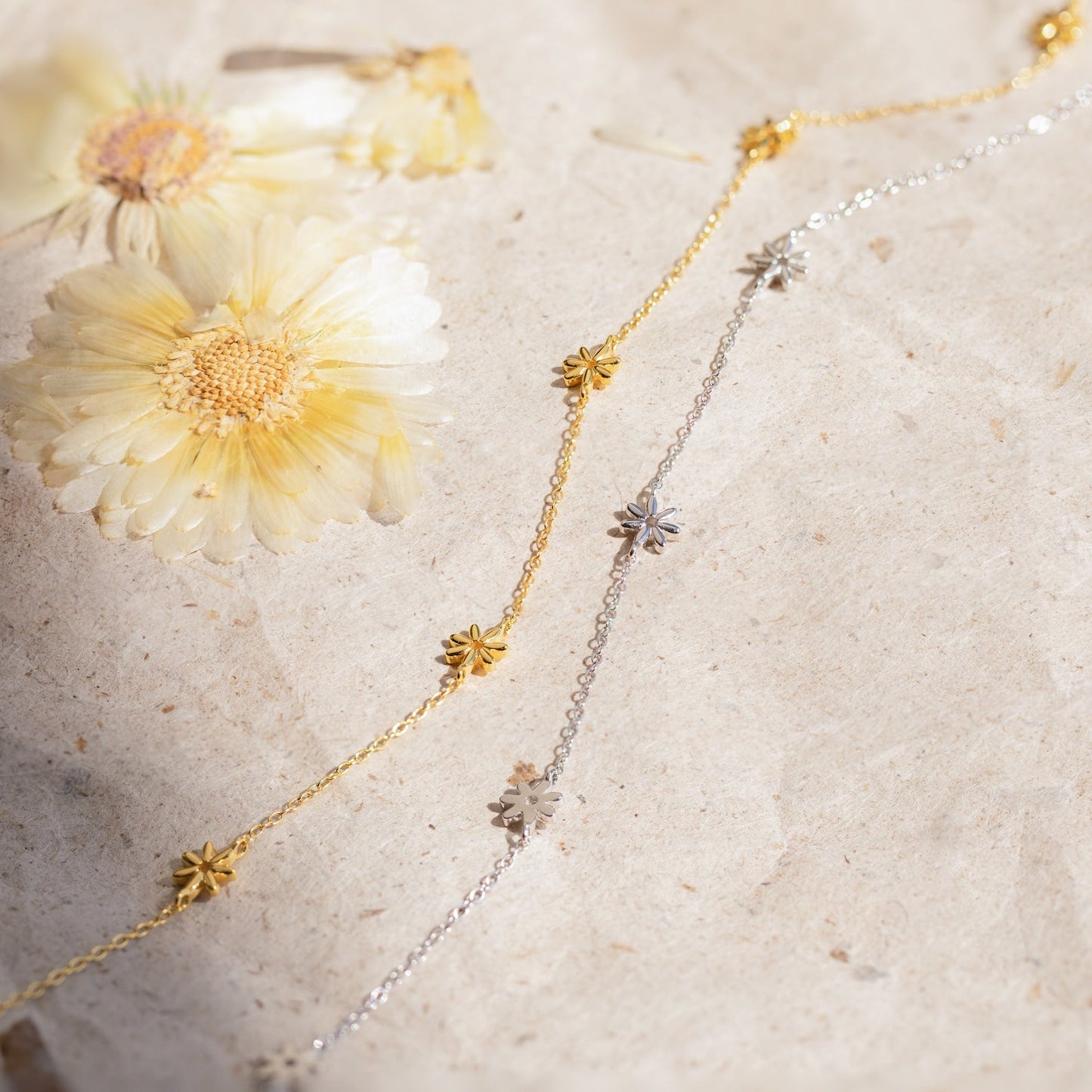 Collar de niña de las flores