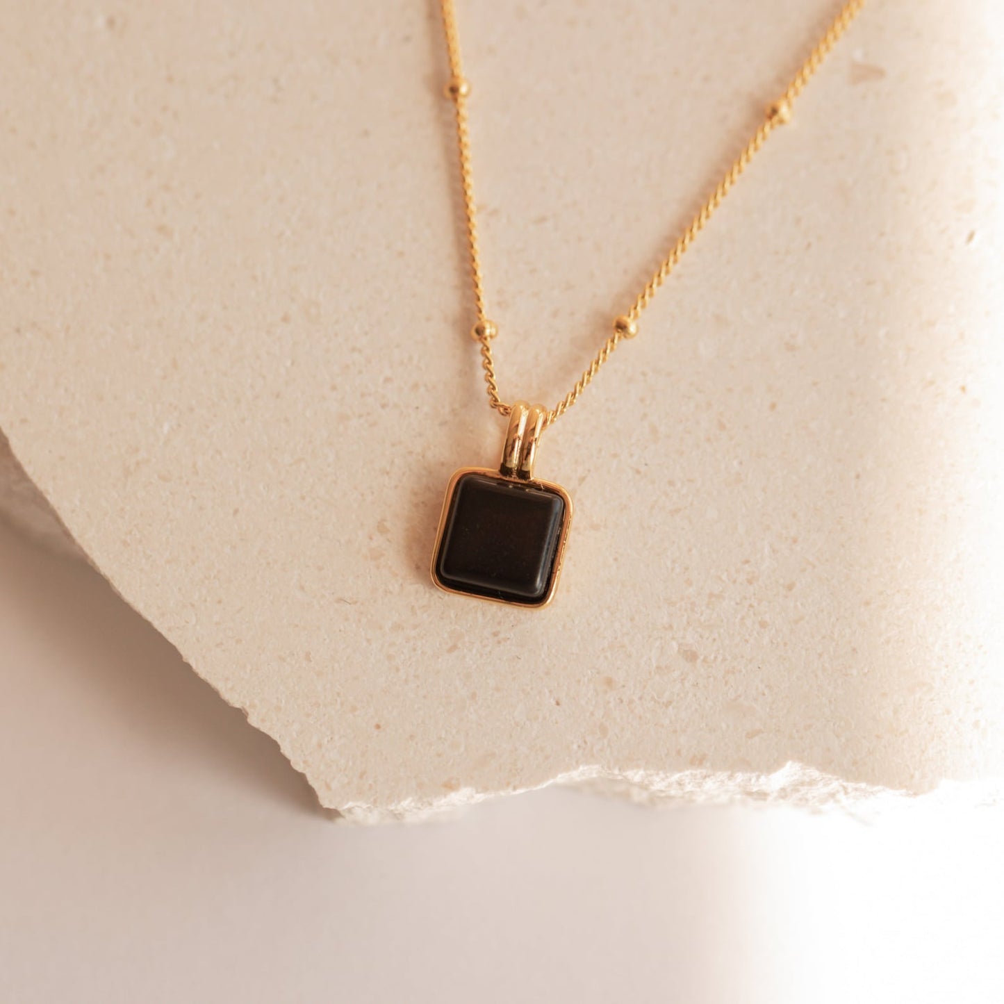 Collar negro Waverly