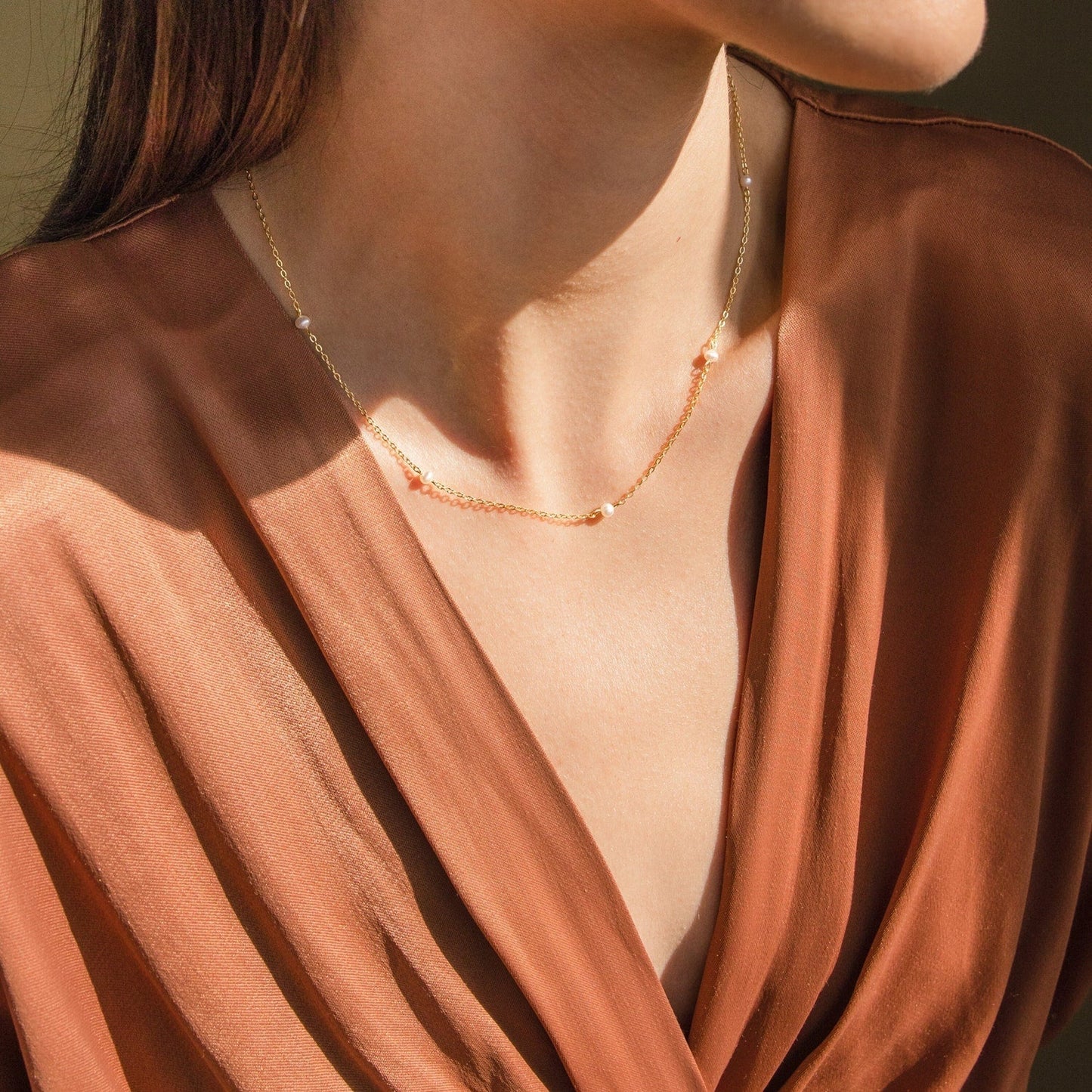 Collar de perlas delicadas